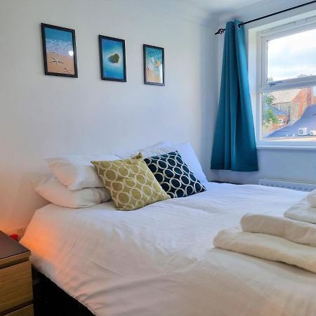Godwin Court Apartments Swindon Luaran gambar