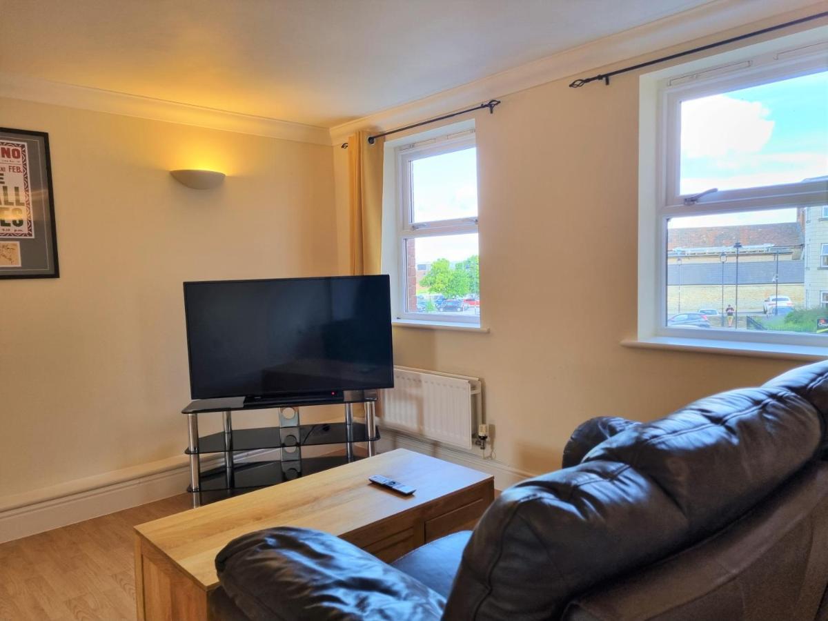 Godwin Court Apartments Swindon Luaran gambar