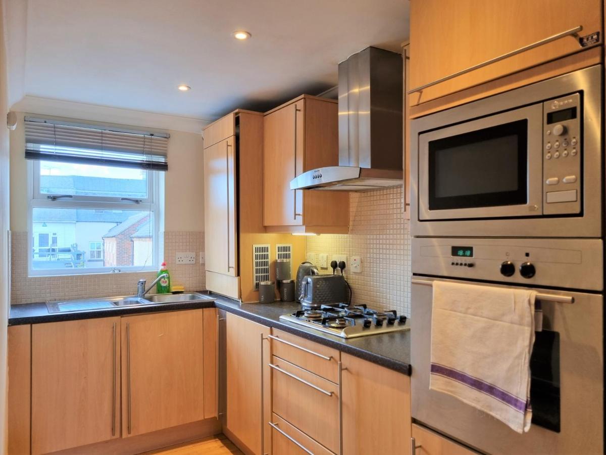 Godwin Court Apartments Swindon Luaran gambar