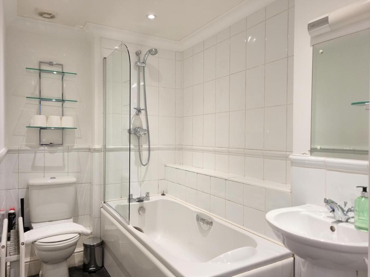 Godwin Court Apartments Swindon Luaran gambar